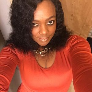 Meet your Posher, Connie